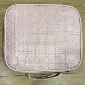 ✨Host pick✨Cle de Peau  Light Pink Make Up Box